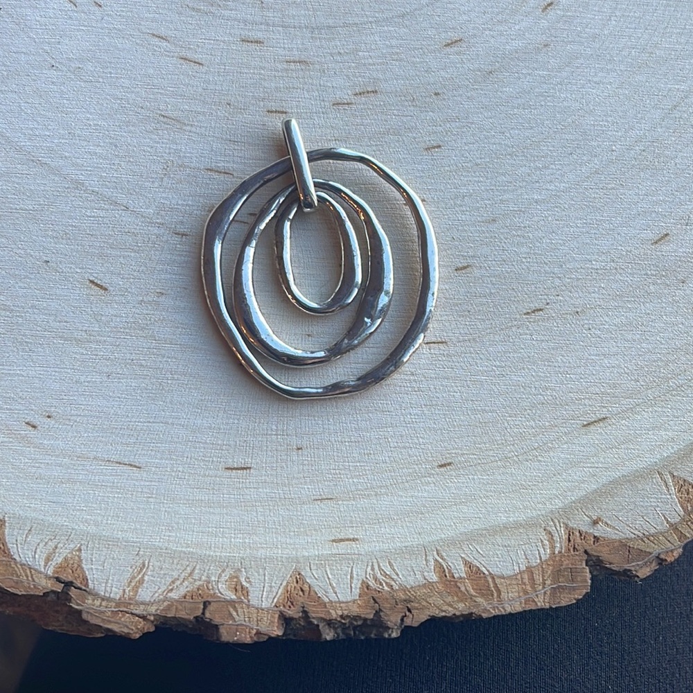 Sterling silver 925 China  SU pendant circles